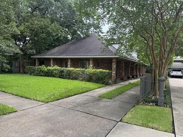 2nd image of 305 Friedrichs Ave