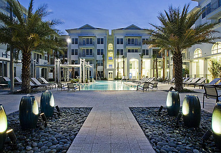 Aqua at Millenia — Photo 34