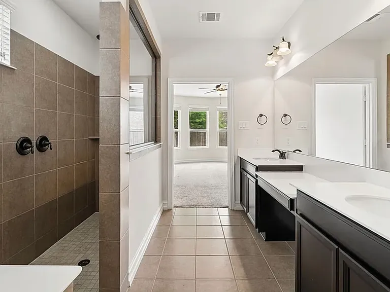 1549 Westborough Ln — Photo 14