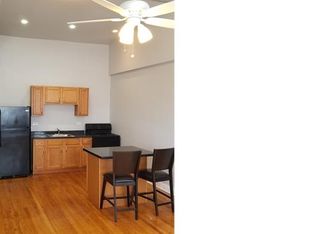6911 S Paxton Ave #3, Chicago, IL 60649