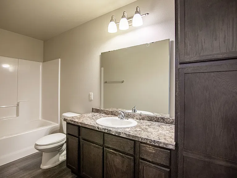 Eaglebrook at Prairie Grove Apartments — Photo 7