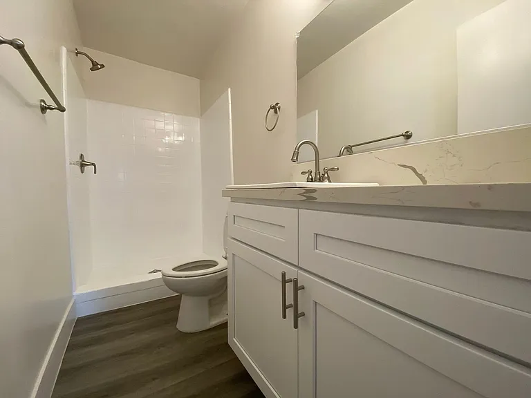1808 N Harvard Blvd — Photo 64