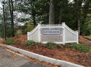 61 Tabor Xing, Longmeadow, MA 01106