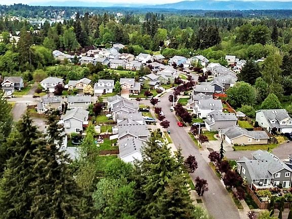 5th image of 408 123rd Ave SE