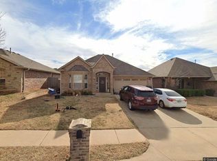 2924 Coach Ct, Norman, OK 73071