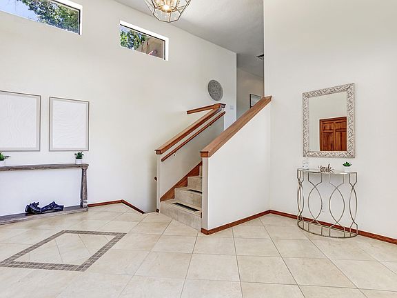 5th image of 14000 Villa Sandia Pl NE