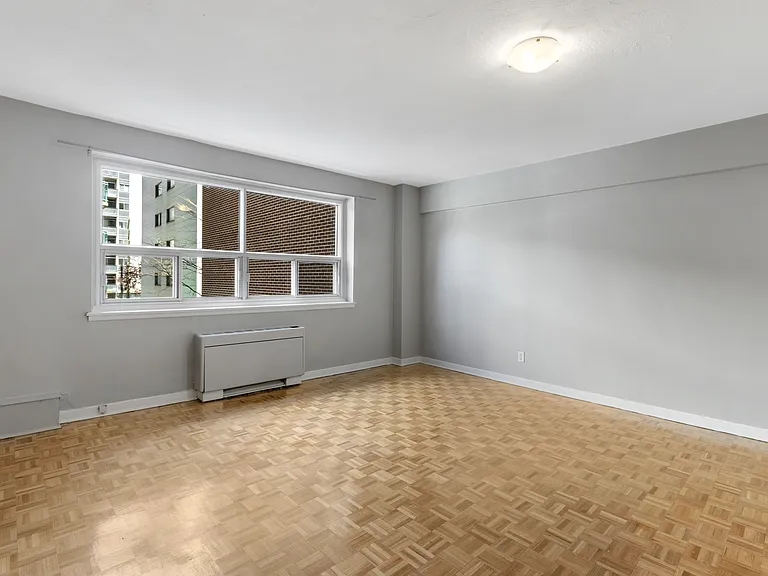 335 Cooper St — Photo 28