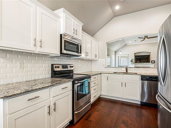 5th image of 3529 W Foxtail Lily Ln