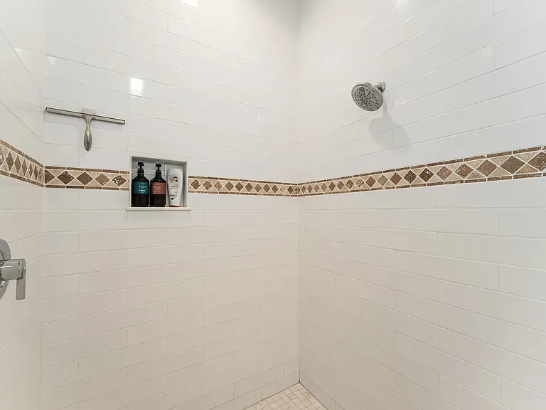 4958 NW 35th Lane Rd — Photo 2
