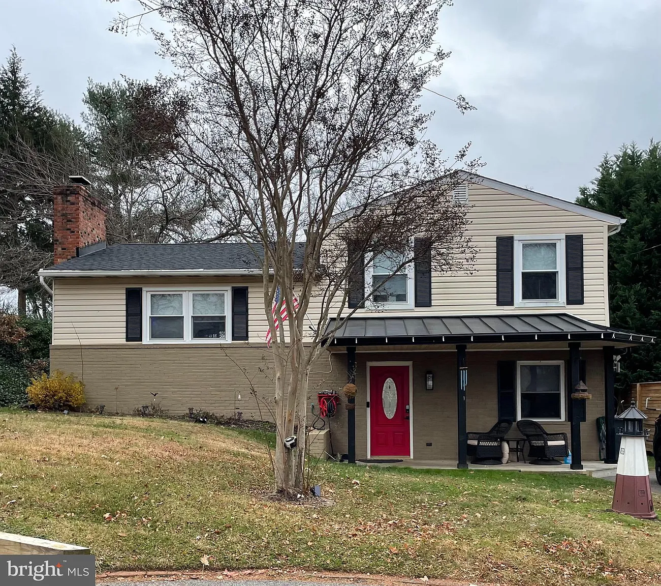1095 Crestview Dr photo 1