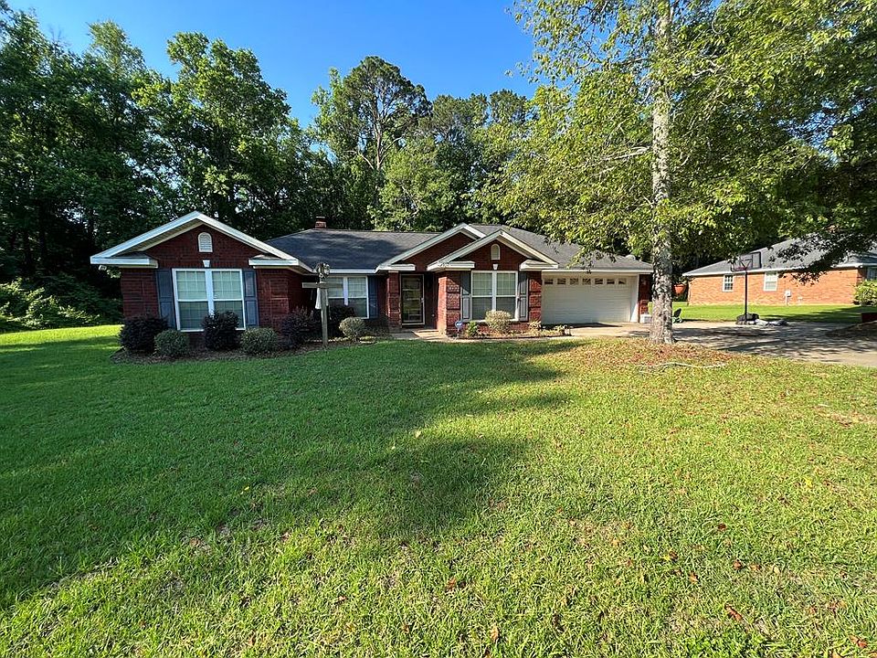 1st image of 107 Oak Cir