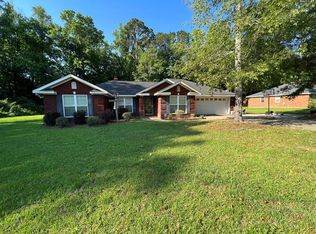107 Oak Cir, Glennville, GA 30427