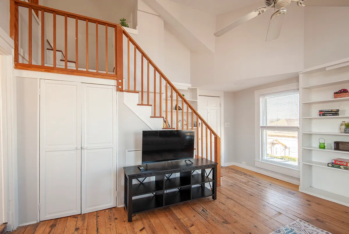 1 bed, 1000 sqft, $1,995 — Photo 3
