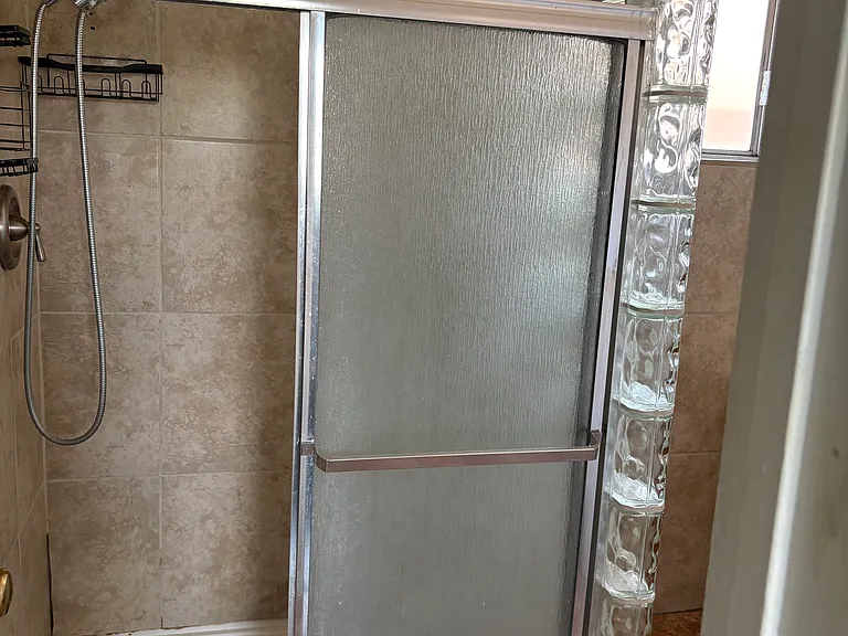 1040 Hoover Ave — Photo 8