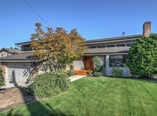 8456 NE 170th St, Kenmore, WA 98028