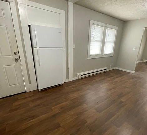 3rd image of 1608 Hoefgen St