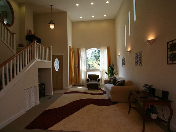 5th image of 4930 Marian Dr NE