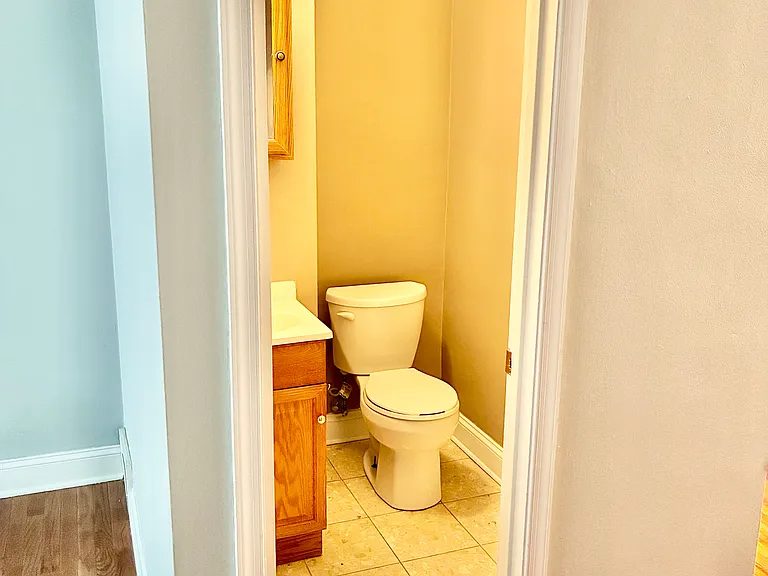 3451 Ainslie St — Photo 18