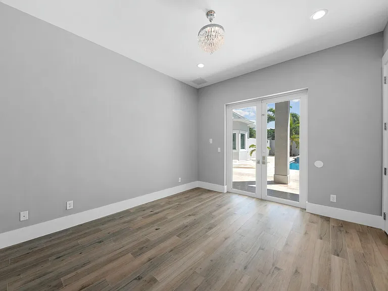 15503 Temple Blvd — Photo 32