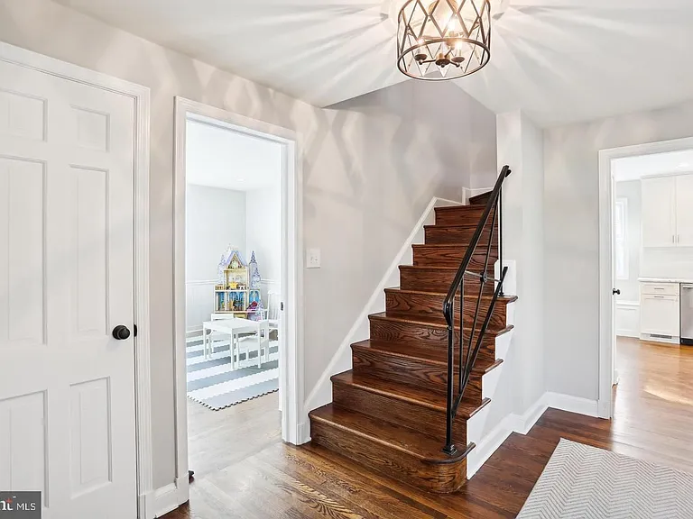 7832 Fulbright Ct — Photo 16
