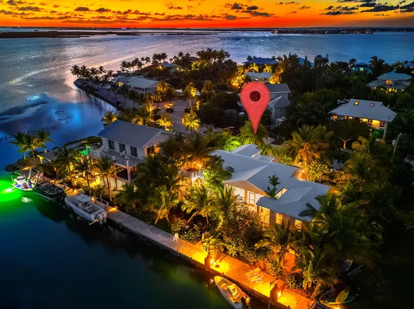 17054 Coral Dr, Sugarloaf Key, FL 33042