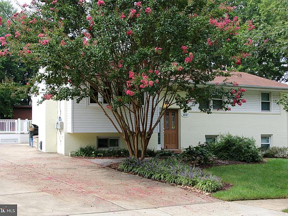 2nd image of 4216 University Dr