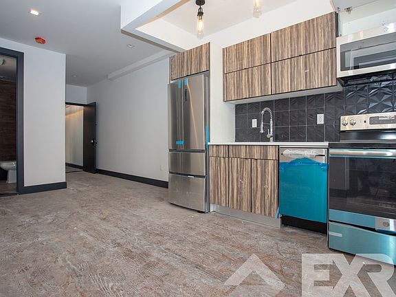 5th image of 534 Jackson Ave #5A