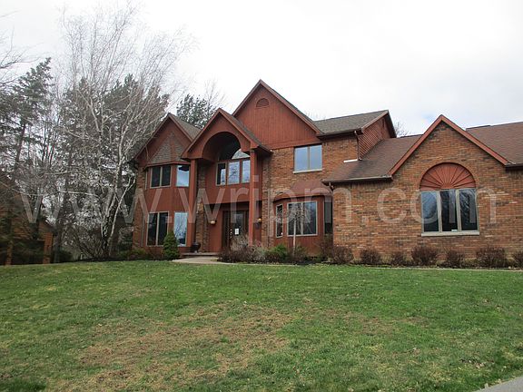 2nd image of 18 Hillsboro Dr