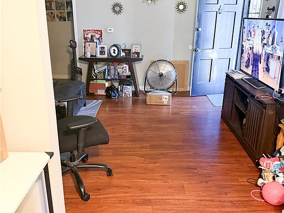 2nd image of 2032 Cullivan St