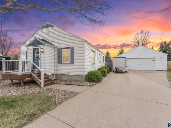 816 E Presentation St, Sioux Falls, SD 57104