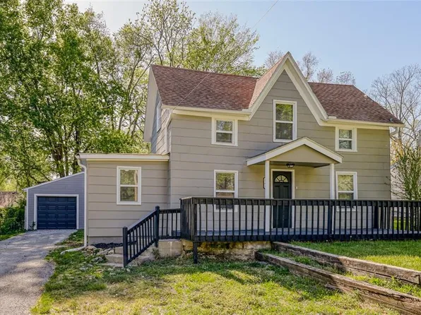 202 S Halsey Ave, Harrisonville, MO 64701