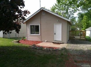 5488 Hammond Rd, Lapeer, MI 48446