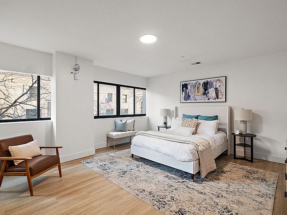 5th image of 913 N Market St #3