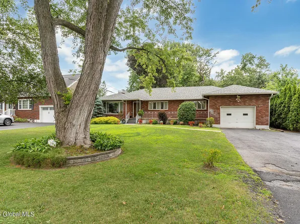 39 Miles Standish Road, Schenectady, NY 12306