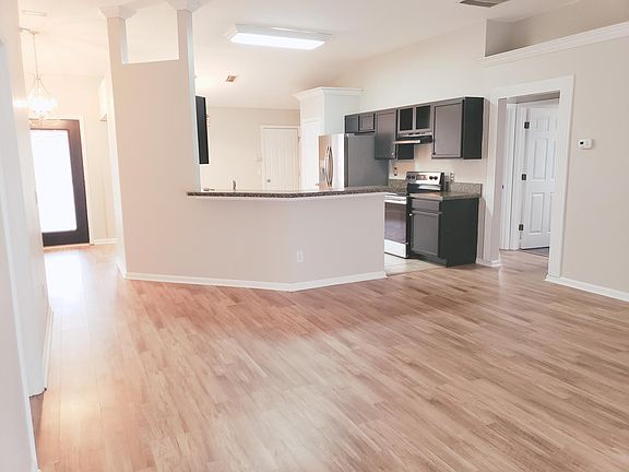 4th image of 2558 Woodhaven Ct