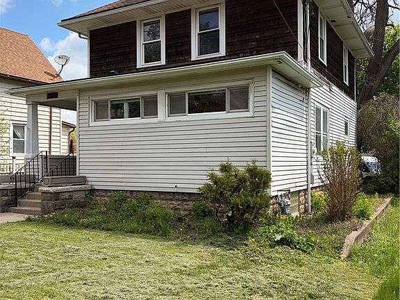 2nd image of 3915 Deveaux St