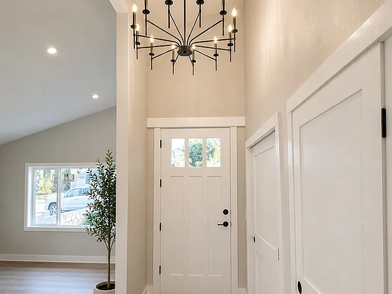 4501 Fir Ave — Photo 2