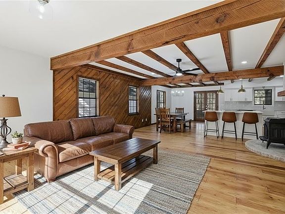 5th image of 214 Bruce Rd