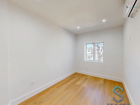 5th image of 1215 Putnam Ave #2M