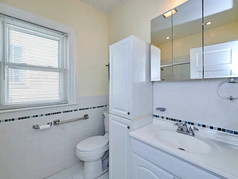 48 Wordsworth St #1 — Photo 6