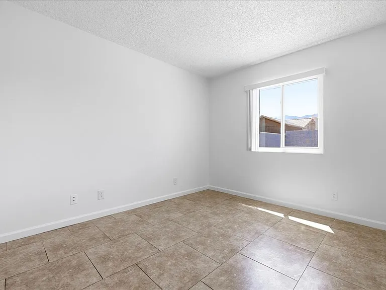 31601 Avenida Maravilla — Photo 17