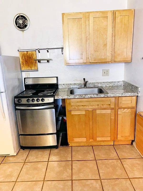 Kitchenette - 2400 Park Blvd #B
