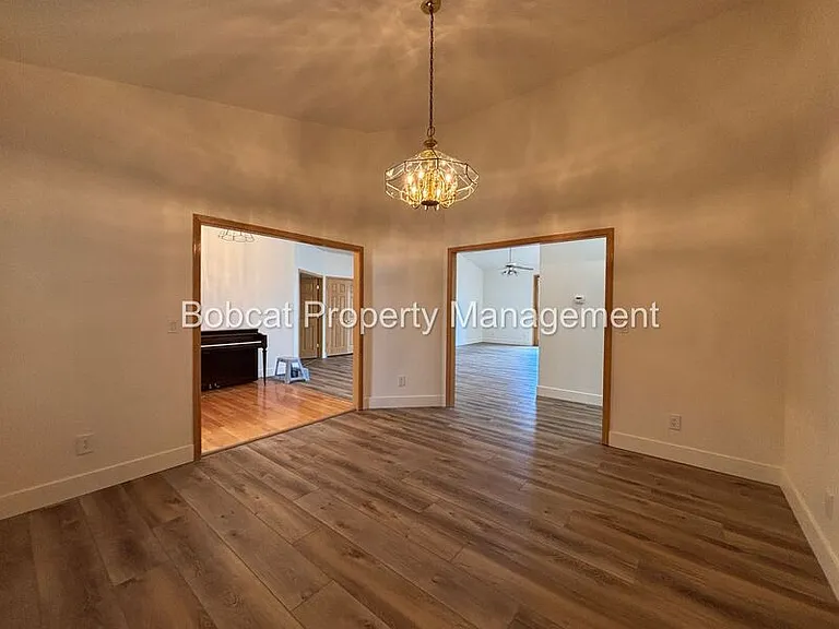 1300 Bridle Way — Photo 5