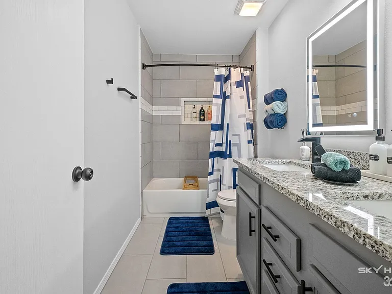 729 S Erika Ave — Photo 30