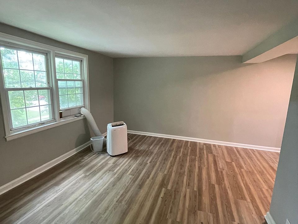 1st image of 3203 W 2nd St Unit 2