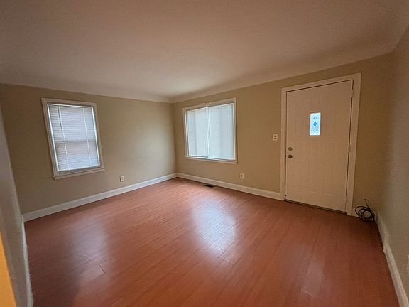 2nd image of 920 E Mapledale Ave