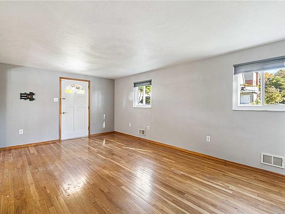5th image of 29 Richland Ave