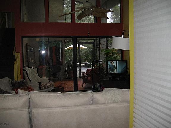 5th image of 3913 Oak St