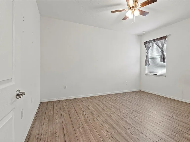 2661 SW Import Dr — Photo 21