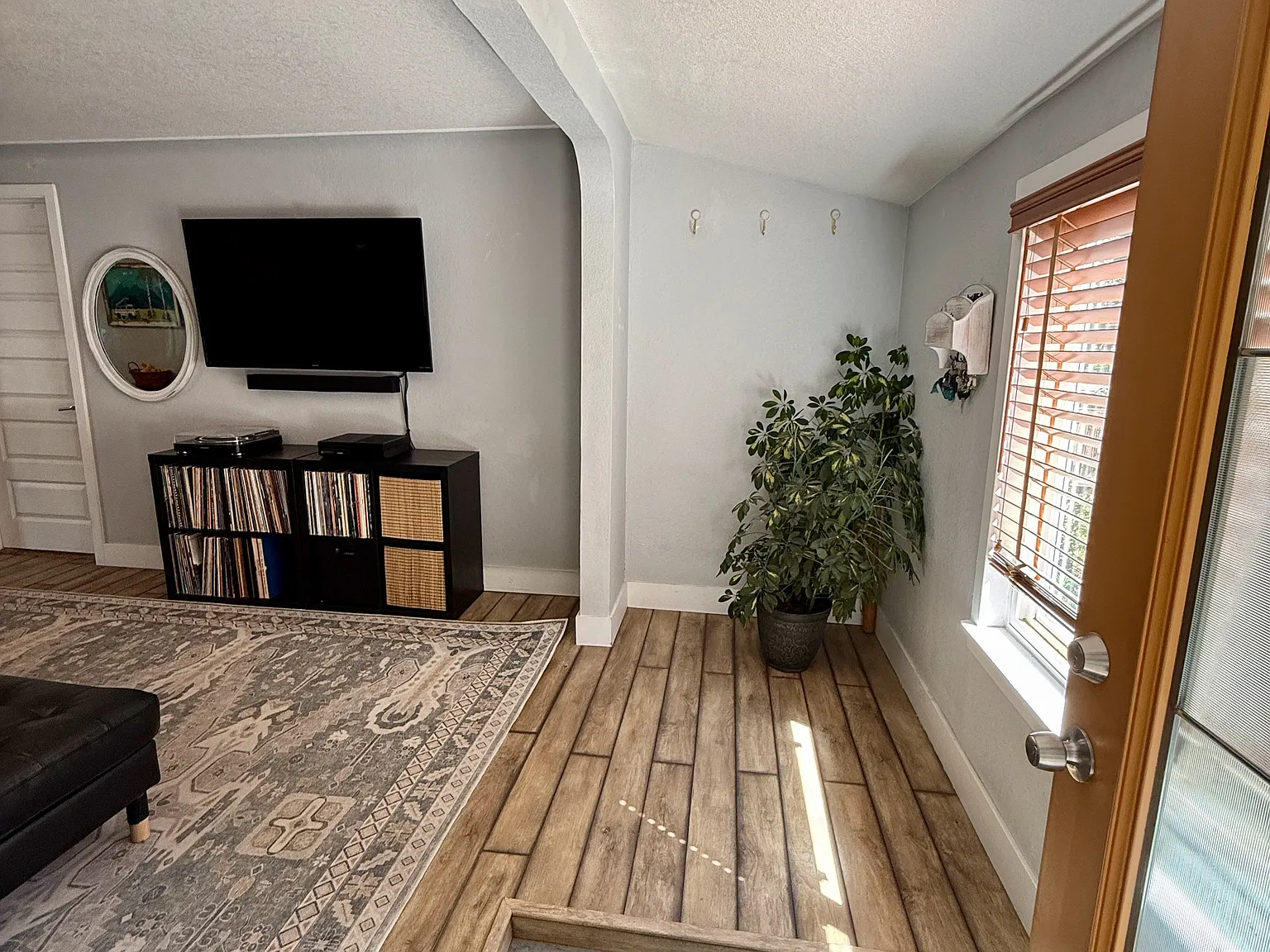 3 bed, 1062 sqft, $2,600 — Photo 2